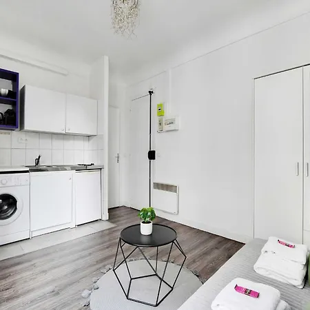- 2p- Place De Clichy Apartment